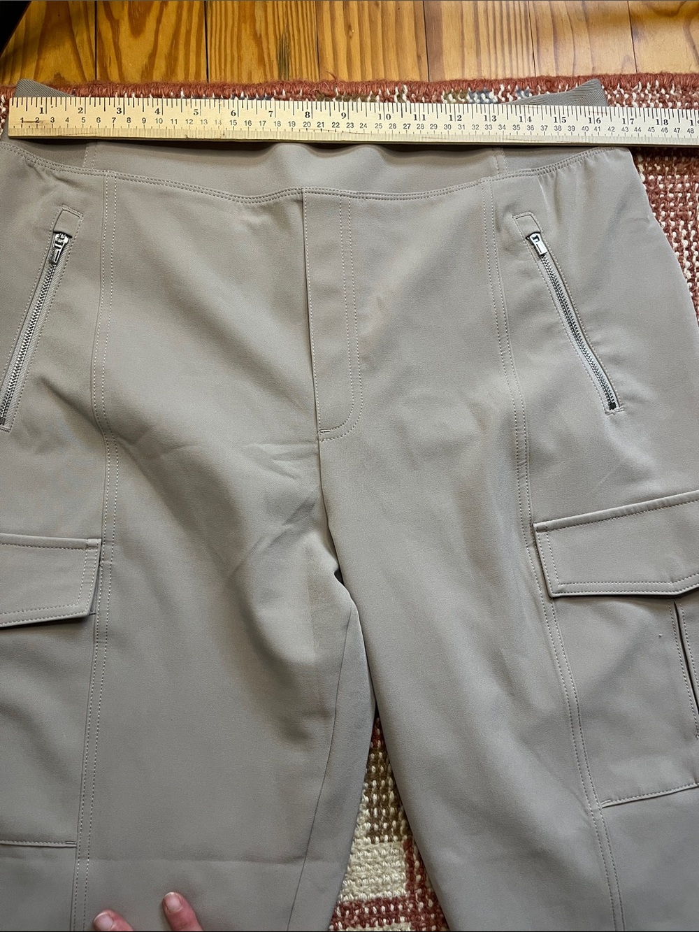 Athleta Endless High Rise Cargo Pants Tan Women’s Size 14 EUC - Picture 5 of 10
